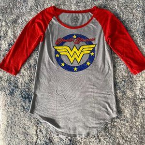 Wonder Woman Sleep Shirt Baseball Sleeves L